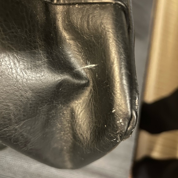 Beis The Weekender in Black - Picture 10 of 11